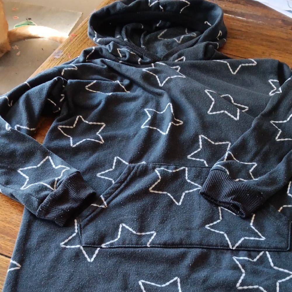 Wondernation Black Hoodie Nightgown with White Star Pattern .